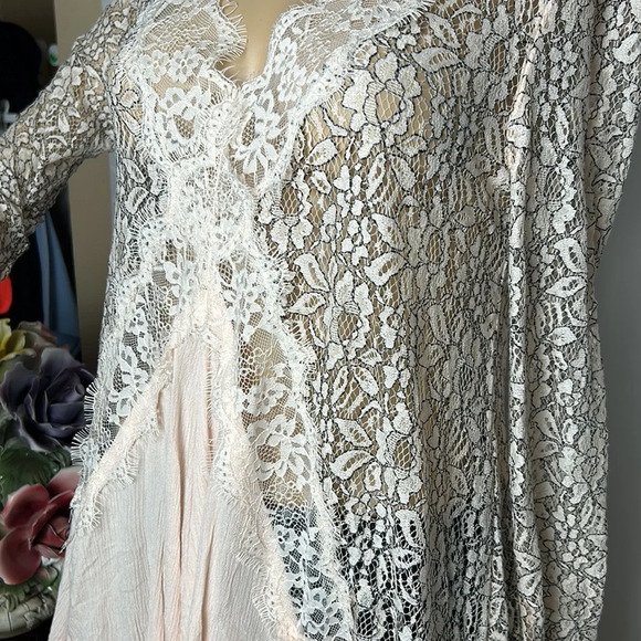 Free People tell tale sheer lace tunic mini dress  keyhole long bell sleeves - Picture 6 of 15